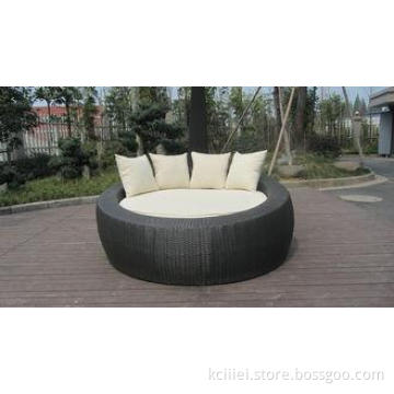 Home / Office Leisure Outdoor Rattan Daybed With White Cush